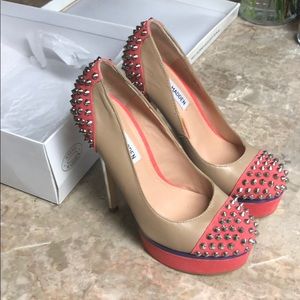 Steve Madden Lemorre Studded Pump